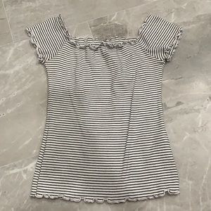 White and black striped hollister top